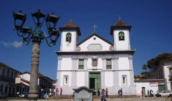 a catedral da sé já foi a mais importante das igrejas de mariana