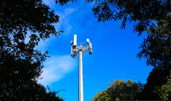 torre de internet 5g fwa 